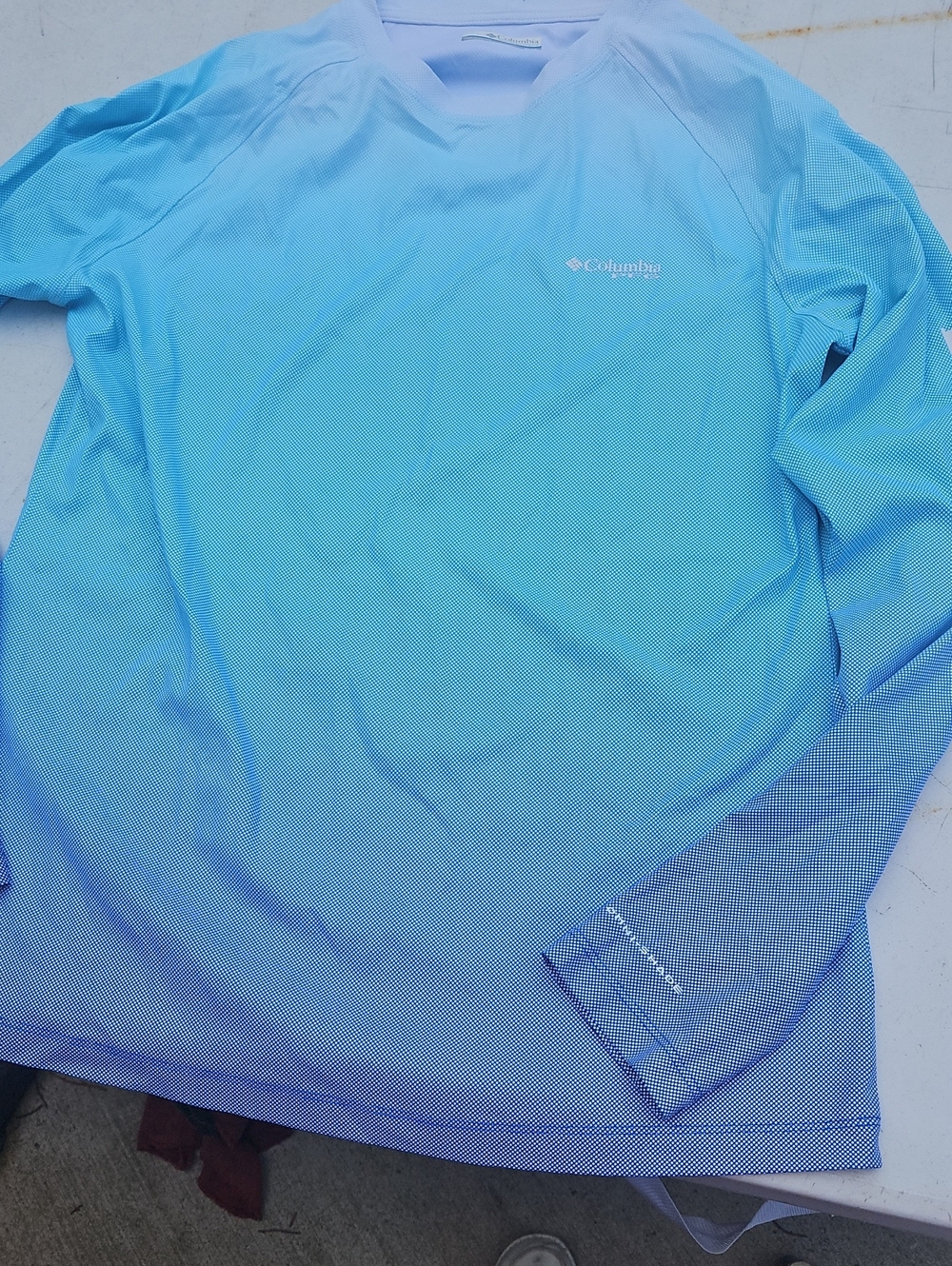 Columbia Womens  Ombre Blue Long-Sleeve Performance Shirt